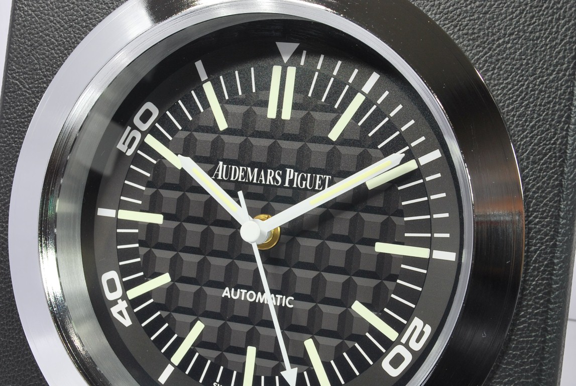 Audemarsclockblack2