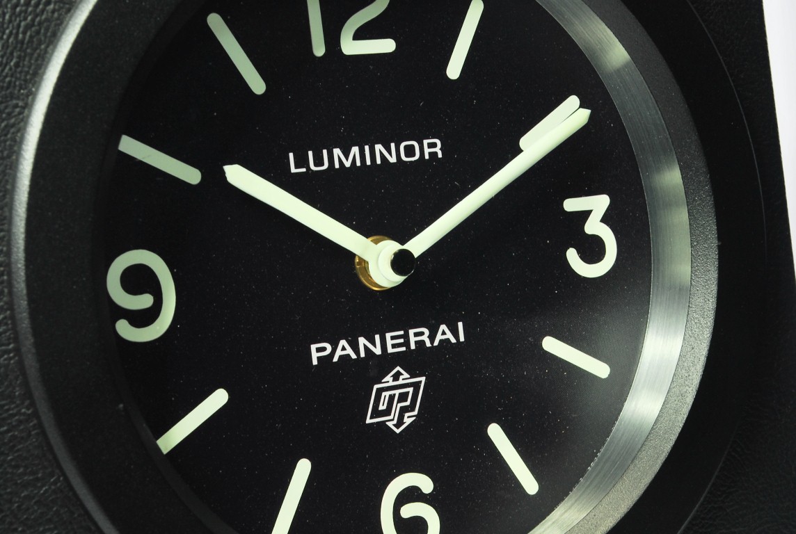 Paneraideskclock3