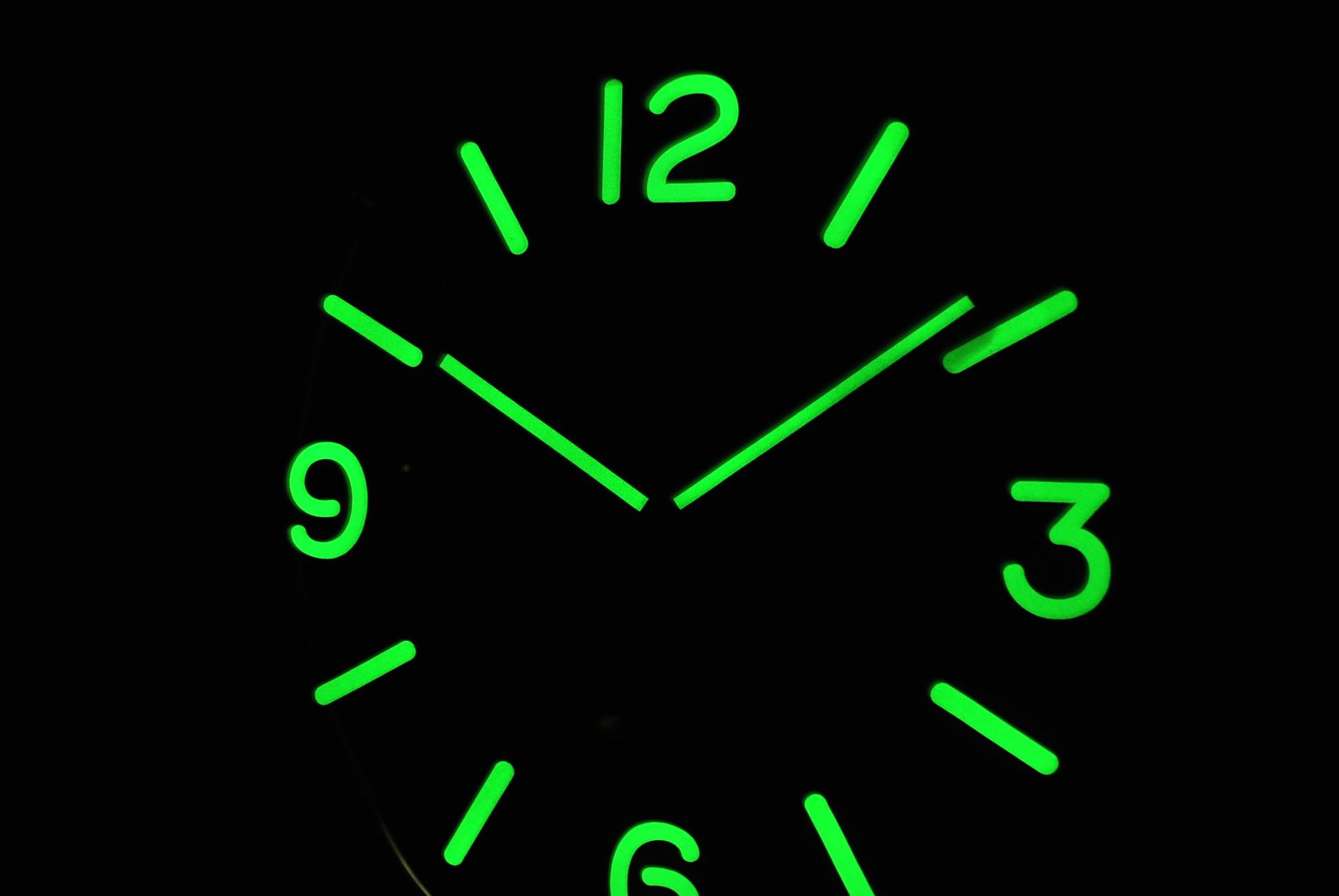 Paneraideskclock5